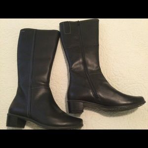 Brand New Never Worn ECCO Black Leather Boots, Size 7.5